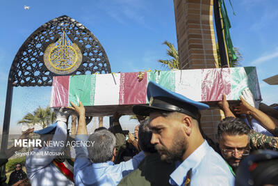 خاکسپاری شهید گمنام در دانشگاه آزاد اسلامی ایذه