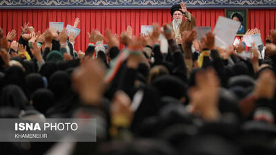 دیدار هزاران نفر از زنان و دختران با رهبر انقلاب