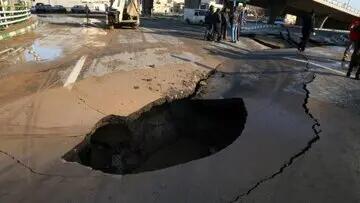 رانش زمین در قائمشهر مادر و دختر را بلعید/ تلاش فوتبالیست جوان برای نجات آنها