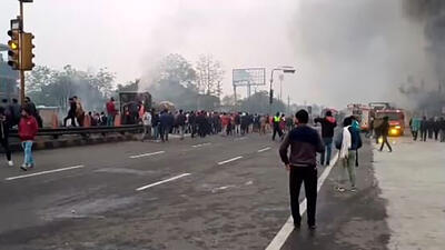 تصادف وحشتناک در راجستان هند، بیش از ۴۰ خودرو دچار آتش‌سوزی شدند