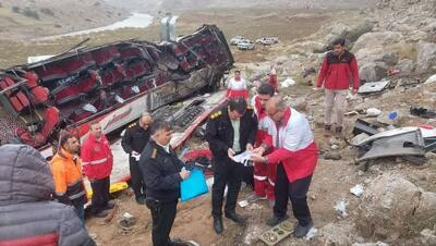 علت سقوط اتوبوس به دره در جاده اندیمشک - پلدختر اعلام شد