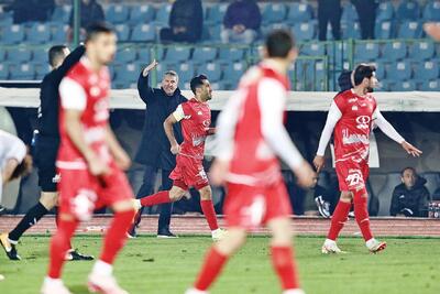 ۱۰درصد نه بازیکنان پرسپولیس باید ۱۰۰ درصد جریمه شوند | به حرمت هوادار مرحوم باید بهتر بازی می‌کردند