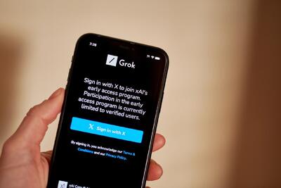 استارتاپ xAI اپلیکیشن مستقل iOS برای چت‌بات Grok را منتشر کرد