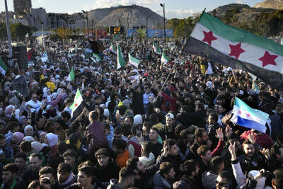 حمله هوایی ارتش آمریکا/تظاهرات مسیحیان در دمشق/آغاز اختلاف‌ها تروریست‌ها با جولانی