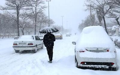 بارش برف سنگین جمعه 7 دی ماه در این مناطق کشور/ جاده های تهران گرفتار کولاک