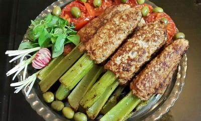 طرز تهیه کباب مرغ با کرفس (یک ناهار مجلسی با نکات)