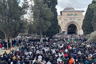 حضور ۴۰ هزار فلسطینی در نماز جمعه مسجدالاقصی