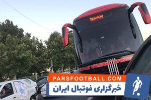 ورود پرسپولیس و خیبر به ورزشگاه شهر قدس در تاریکی - پارس فوتبال