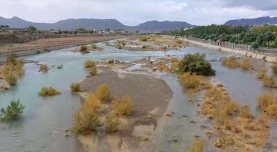 جاری شدن روان آب ها در کوهستان های ایلام به دلیل بارش باران