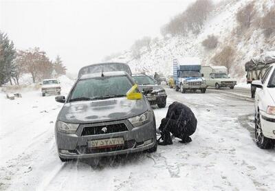 تردد در گردنه های کوهستانی  زنجان فقط با استفاده از زنجیر چرخ امکان پذیر است