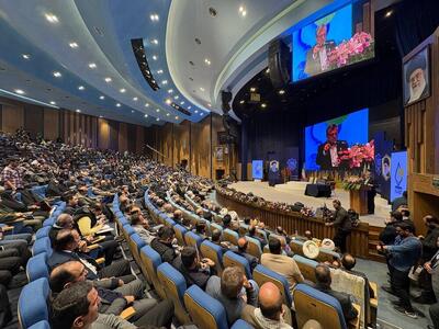 نشان «مشهد رضا(ع)»، مدال افتخار برای خادمان شهر رضوی است