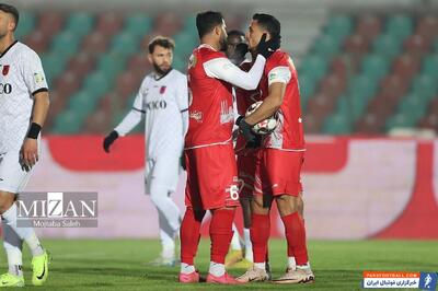 داداش‌زاده: بازیکنان پرسپولیس فشار سنگینی را تحمل می‌کنند/ نظرات برخی در فضای مجازی مغرضانه است - پارس فوتبال