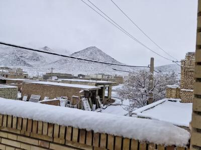 فیلم| برف زمستانی، یزد را سفیدپوش کرد