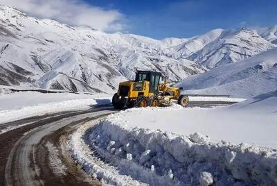 بارش شدید برف از دوشنبه تا پنج شنبه در این مناطق/ کولاک برف در جاده ها