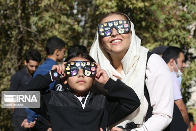 قاب امروز | تصاویری از خورشیدگرفتگی ۱۶ مرداد ۱۳۷۸ در تهران