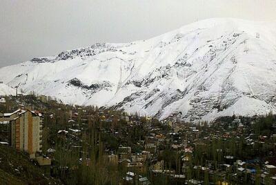 آغاز بارش برف در ارتفاعات تهران با ورود سامانه بارشی جدید