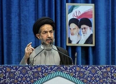 انقلاب اسلامی در اقتداری که امروز دنیای اسلام با آن روبرو است، نقش محوری داشته است