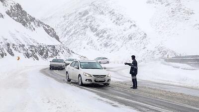 بارش برف و باران و ترافیک در جاده‌ها