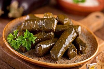 آموزش آشپزی/ طرز تهیه دلمه برگ مو با چاشنی رب انار