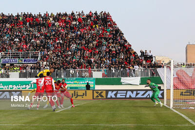 سپاهان ۱ - ۰ پرسپولیس؛ پایان نیمه نخست