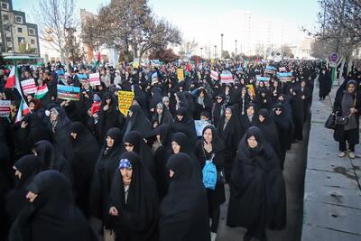 همزمان با سراسر کشور راهپیمایی جمعه نصر در زنجان برگزار شد