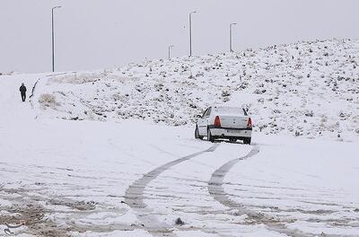 برف و لغزندگی در محورهای کوهستانی استان سمنان