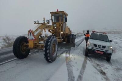 انجام بیش از ۲ هزار کیلومتر برفروبی در کردستان/رهاسازی ۲۰۲ خودرو گرفتار در برف