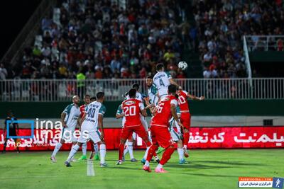 پوستر جالب‌ باشگاه پرسپولیس؛ جدال شیرها با گاندوها در اصفهان - پارس فوتبال