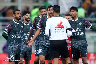 انتشار جزئیات مکالمه داوران VAR با داور بازی ذوب‌آهن-پرسپولیس