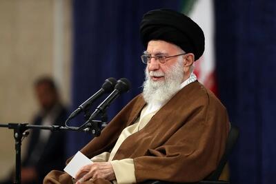 آیت الله خامنه ای: آن اعلام کرد که ایران ضعیف شده؛ آینده نشان خواهد داد که چه کسی ضعیف شده است