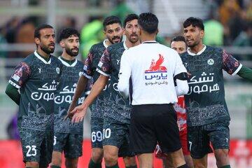 واکنش خسروی به اشتباه داور ذوب‌آهن - پرسپولیس | روزنو