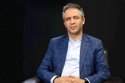 وحید شقاقی: دولت می تواند دلار را ده هزار تومان پائین بیاورد