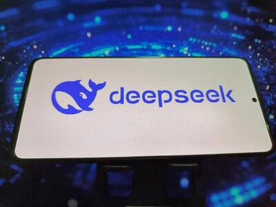 DeepSeek اپ استور آمریکا را فتح کرد؛ هوش مصنوعی چینی در صدر پردانلودترین اپلیکیشن‌ها