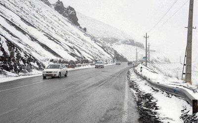 بارش برف و مه‌گرفتگی در بیشتر محورهای مواصلاتی کردستان