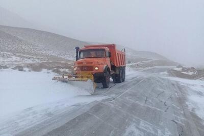 بازگشایی راه ارتباطی روستاهای برف گیر بخش زردلان-هلیلان