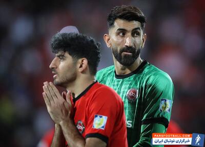 خوش و بش علیرضا بیرانوند با کریم باقری در دیدار تراکتور با پرسپولیس