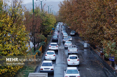 ترافیک سنگین در محورهای شمالی؛ بارش باران در جاده‌ ۲۲ استان