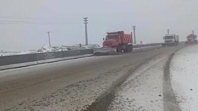 بازگشایی محور جاده قدیم ساوه به همدان با برف روبی + فیلم