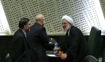 نامه جعلی نمایندگان پایداری برای ماندن در مافیای خودرو