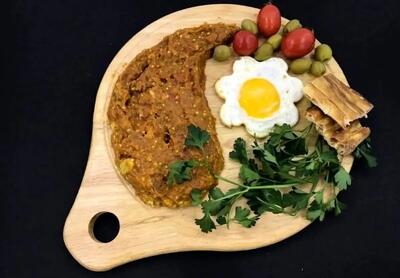 طرز تهیه میرزا قاسمی با روغن زیتون برای یک شام سبک