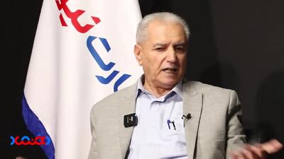 عقلانیت سیاسی منابع را هدر می‌دهد و جامعه را به قهقرا می‌کشاند