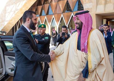 ببینید / تصاویری از استقبال بن سلمان در ریاض از محمد الجولانی