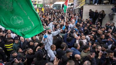 از فرار با قاشق تا فردی که ۴۸ بار حبس ابد گرفت؛ زندانیان تبادل شده فلسطینی چه کسانی هستند؟