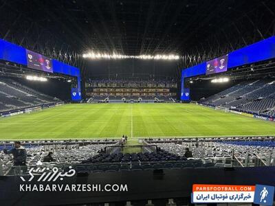 حضور لباس مشکی‌ها در جایگاه عجیب هواداران پرسپولیس در ورزشگاه الهلال +عکس - پارس فوتبال