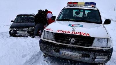 آماده باش نیروهای هلال احمر آذربایجان غربی/امداد رسانی به بیش از ۱۴۸ نفر گرفتار شده در برف و کولاک