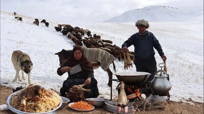 غذای روستایی در افغانستان؛ پخت کابلی پلو توسط یک بانوی عشایر (فیلم)