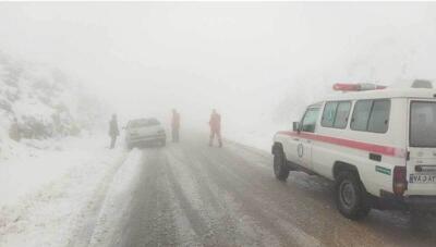 انسداد جاده‌های کوهستانی شمال به دلیل برف و کولاک شدید