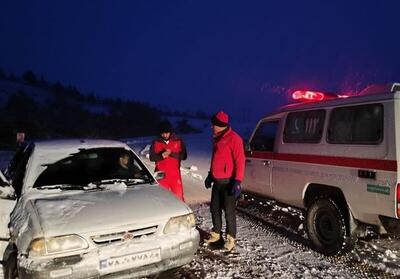 امدادرسانی هلال احمر استان مرکزی به ۱۳۳ حادثه‌دیده در برف و کولاک