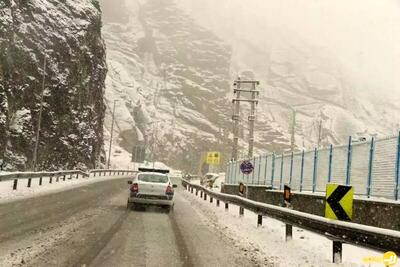 جاده‌های ۱۱ استان زیر برف و باران؛ رانندگان احتیاط کنند