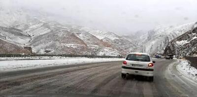 بارش برف در جاده‌های آذربایجان شرقی ادامه دارد